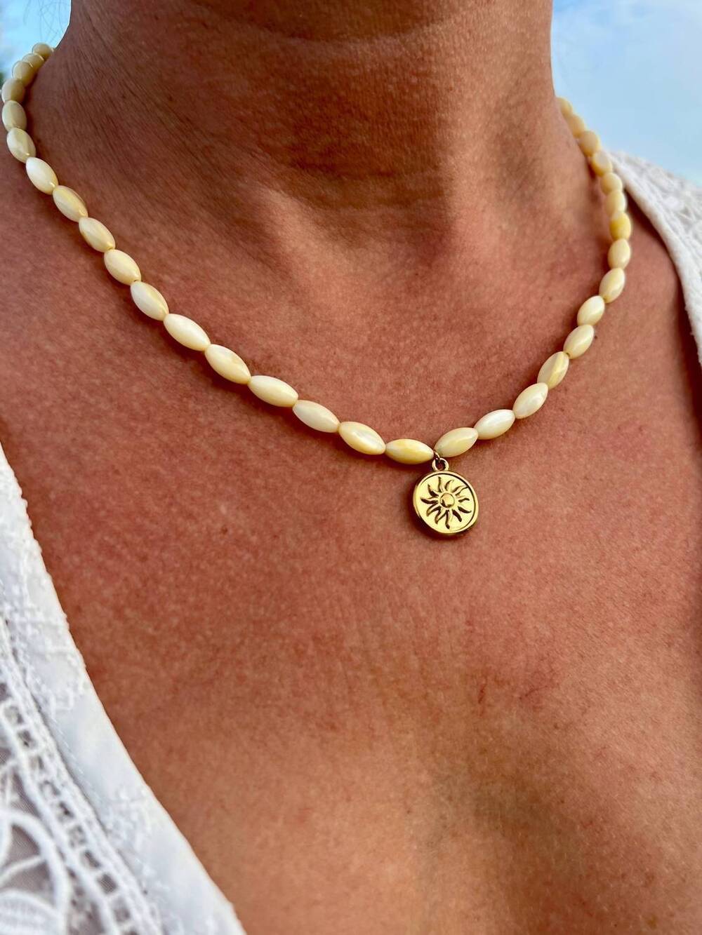 NEW HALT women's sunbeam necklace in yellow - Picture 2 of 2
